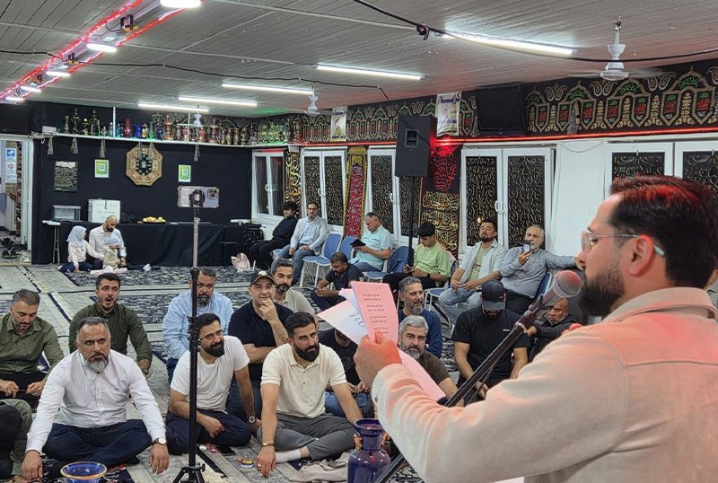 SHIAWAVES اخبار شیعه: برگزاری جشن میلاد پیامبر خدا صلی الله علیه وآله و امام جعفر صادق علیه السلام در حسینیه امام حسن مجتبی علیه السلام در است