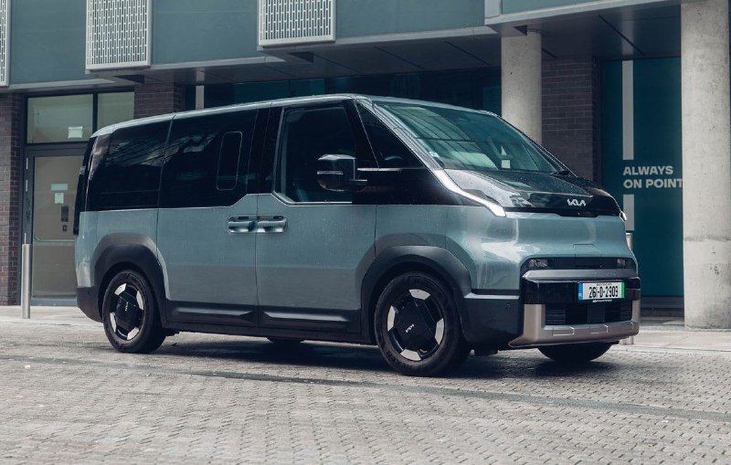 Электровэн Kia получил кемпинг-модуль с кухней и к...