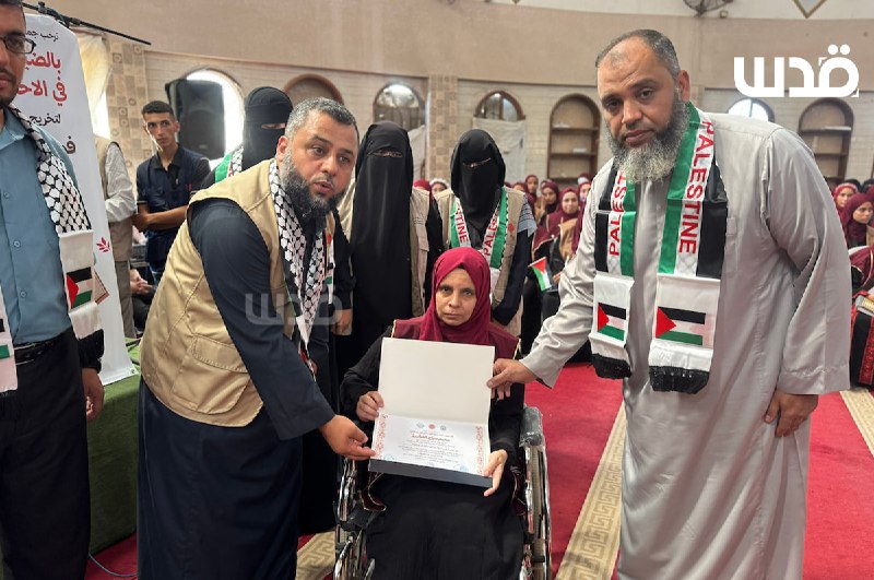 130 طالباً وطالبة يختتمون دورة حفظ قرآني في خان يونس