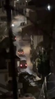 מראות של כוחות הכיבוש מסתערים על העיר שכם