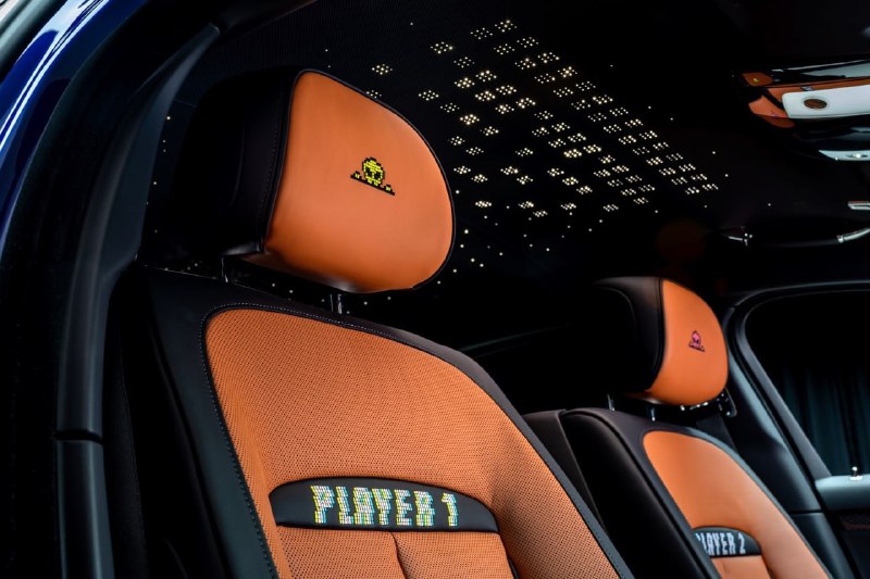 Rolls-Royce создал уникальный Ghost в стиле 8-битных видеоигр 5