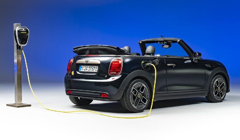 BMW приняла решение прекратить выпуск электрического кабриолета MINI Cooper