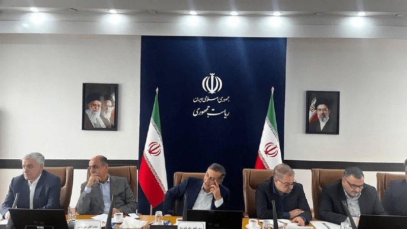 آخرین خبر گیلان: تکمیل پروژه‌های عمرانی گیلان باید گره‌‌گشای مردم باشد🔹️ معاون اجرایی رئیس جمهور: مصوبات و تصمیمات جلسه بررسی پروژه‌های ع