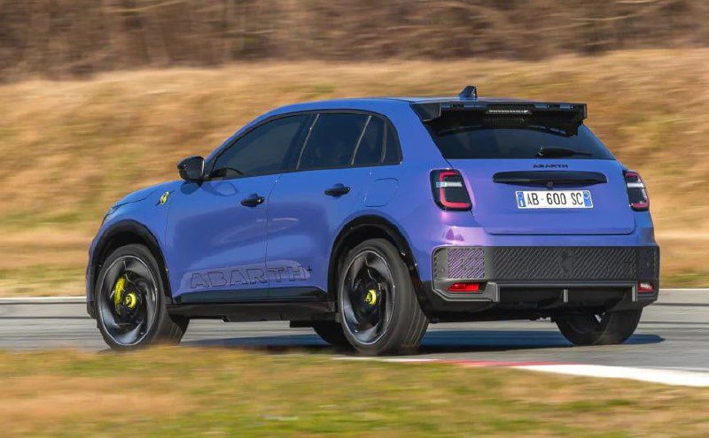 Представлен самый мощный и быстрый серийный FIAT 2