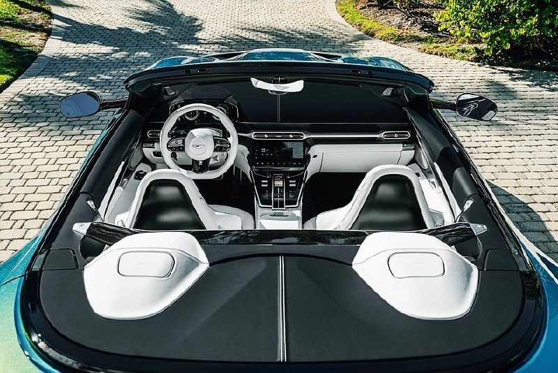 Aston Martin показал уникальный кабриолет 4