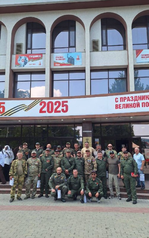 В последние недели в телеграм-каналах всё чаще поднимается тема специальной военной операции, участники которой и их семьи становятся мишенью для крити фото