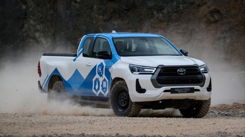 Toyota начала испытания водородного пикапа Hilux 2