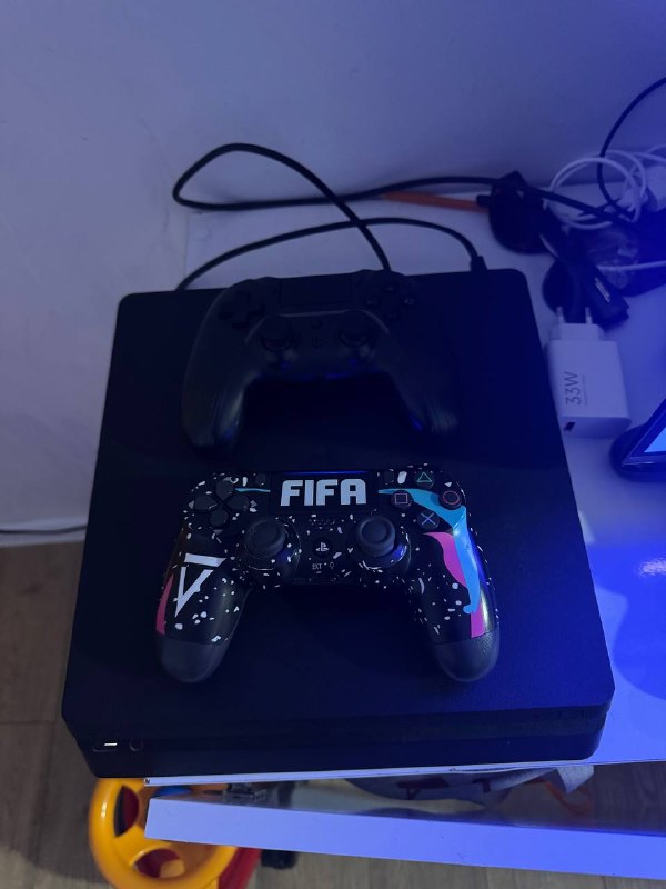 playstation 4 slim 1TB 2 ჯოისტიკით 500ლ — фото 1