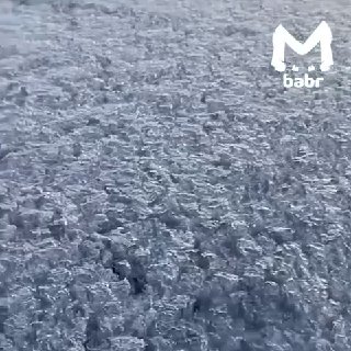 Природный антистресс прямиком с Байкала. Весенний лёд там не просто тает — он звучит. Включайте видео и замедляйтесь после рабочей пятидневки.  ❤️ Если не загружаются видео и фото, наши новости есть в MAX