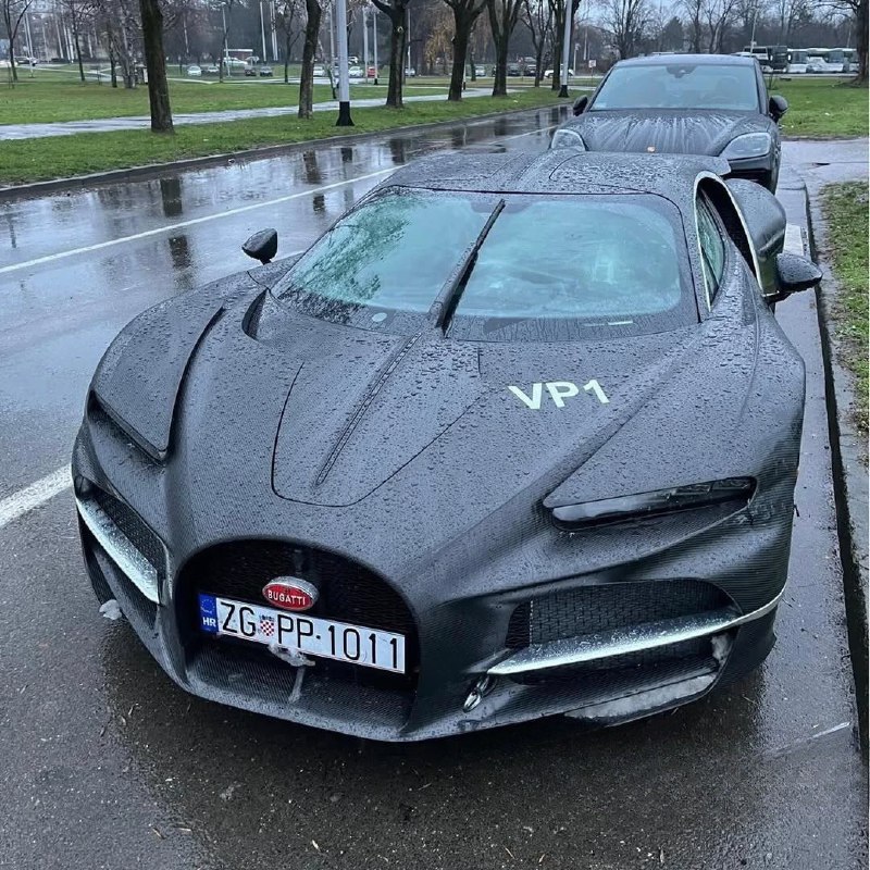 Новый Bugatti Tourbillon был замечен во время тестирования под дождем на улицах Хорватии