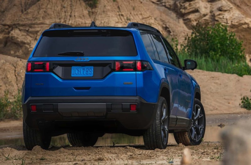 Новый Jeep Cherokee стал гибридом и подрос в размерах 6