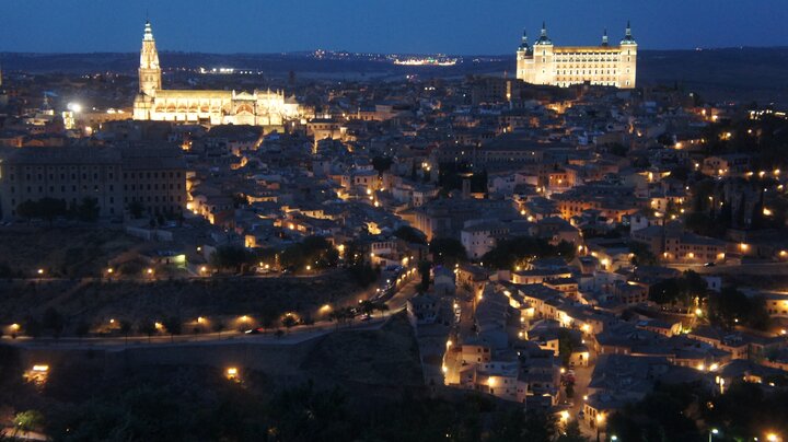勇闖托雷多 | 爬上山丘男上加男