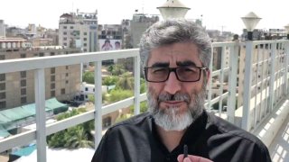 לרשום ולשלוח את תהלוכת חמשה הענקית של ארבעין;
