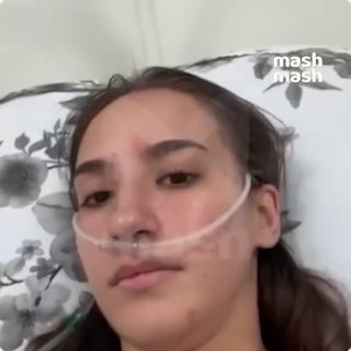 Зумерка из Алматы чуть не умерла из-за уборки с "Доместосом" — она попробовала отмыть средством душевую кабину, надышалась парами, потеряла сознание и попала в реанимацию.25-летняя Кристина залила гелем поверхности и начала оттирать грязь губкой. Через 7–1