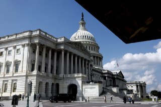 Bloomberg: Палата представителей США отложила рассмотрение «адских санкций» против РоссииЗаконопроект о новых санкциях против России, который в августе одобрил Сенат США, вряд ли вынесут на голосование в Палате представителей до промежуточных выборов 3 ноя
