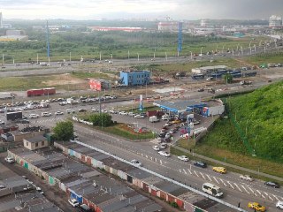 В подмосковных Люберцах образовалась очередь к заправке «Газпромнефти», сообщил @varlamov_news очевидец.