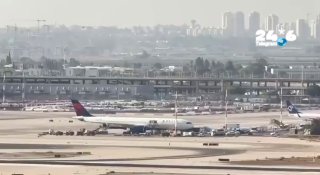 🇮🇱 Delta plane passengers were evacuated at Ben-Gurion Airport following a report of an explosive device. The passengers were urgently evacuated after an anonymous tip about an explosive device on the plane of the American airline.
