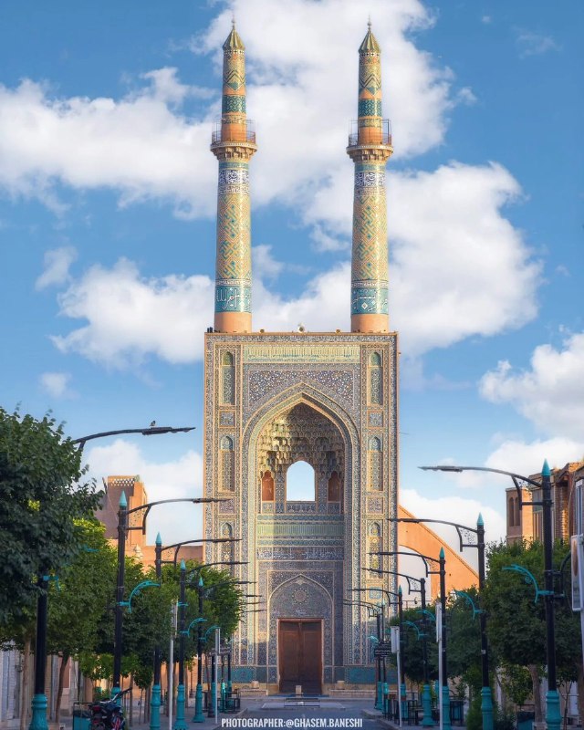 اخبارفوری و مهم: از دل کویر، تا بلندای آسمان؛مسجد جامع یزد، یکی از ماندگارترین قاب‌های معماری ایران.@akhbare_moheem