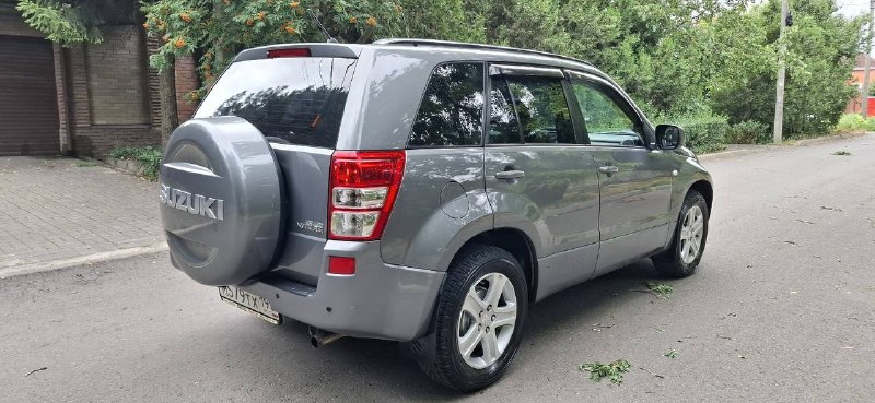 Продаю suzuki grand vitara
Сузуки гранд витара
В идеальном состоянии!!!
Вся в родной краске!
С родным пробегом -123 000 км!!!
Настоящий японский внедорожник на постоянном полном приводе!
Двигатель - 2 литра (140 л/с)
Коробка - автомат (айсин)
Привод - полный (постоянный)
Комплектация - максимальная
Кожанный салон, подогрев сидений, электро люк, безключевой доступ, климат-контроль, abs, esp, мультируль с круиз- контролем, заводской ксенон, птф, парктроник задний, литые диски r-17 на хорошей летней резине, зимняя тоже есть,
Двигатель, коробка, ходовая без нареканий, кузов в отличном состоянии без рыжиков, дно и пороги без коррозии, металл родной, краска родная!
Автомобиль без дтп!
Юридически чистый без запретов и ограничений!
Птс - оригинал!
Японское качество и проверенная временем надёжность сузуки хорошо известна во всём мире! Данный автомобиль имеет небольшой подтверждённый пробег и огромный ресурс
Реальному покупателю хороший торг!
Цена 1млн.100 тыс. Рублей
Г. Ростов-на-дону
Тел: 8 952 417 45 48 - фотография - 2