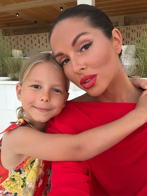 Снова вместе: Нюша и ее дети отдыхают в Турции 2