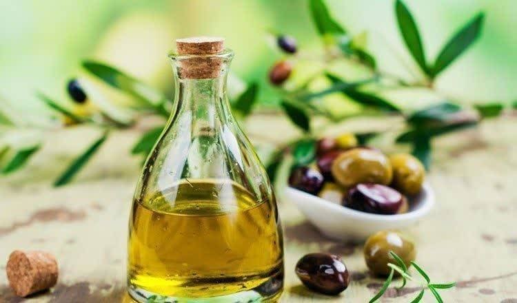 بهداشت جهانی: اگر زیاد مسموم می شوید #زیتون را در برنامه غذایی خود قرار دهید روغن زیتون برای سلامت قلب بسیار مفید استاثر خوردن خود زیت