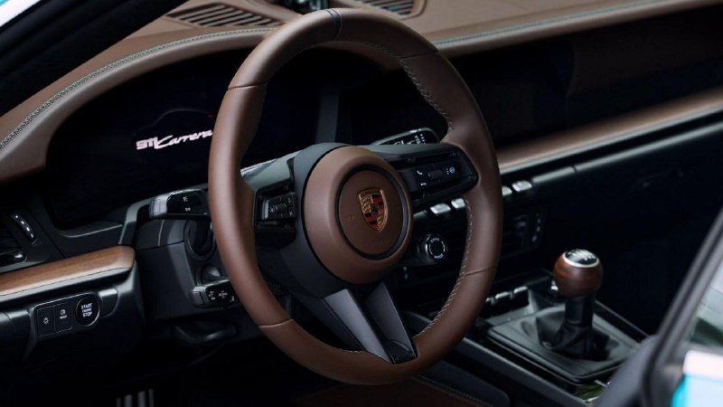 Porsche показал специальную версию 911 Carrera под названием Formosa с эксклюзивным оформлением. 4