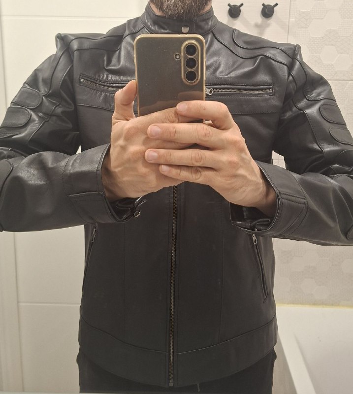 Кожаная куртка ручной работы — фото 1