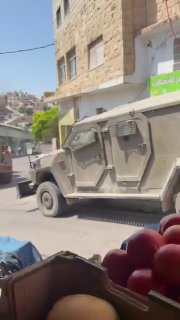 כוח צבאי כיבוש מלווה בדחפור צבאי מסתער על העיירה קבלאן, דרומית לשכם.