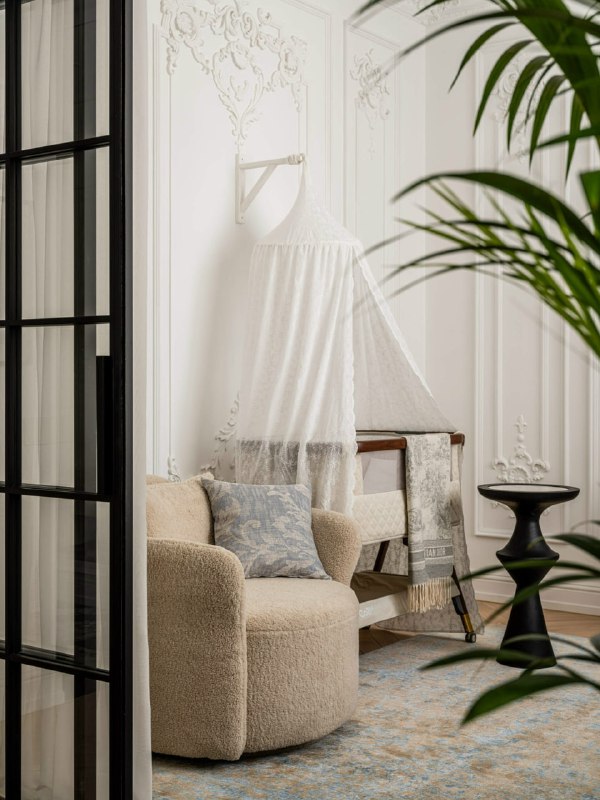 Яркая спальня и эффектная гостиная-детская необычный интерьер 66 кв.м. - изображение 2 - яркая, спальня, эффектная