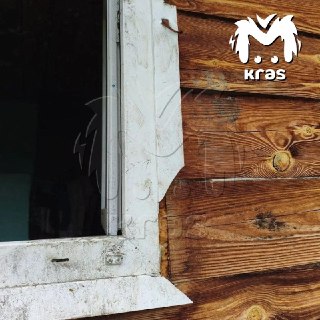 Медведь задрал женщину прямо в её доме в Красноярском крае. Предварительно, хищник сломал оконную раму, чтобы попасть внутрь. Тело 66-летней хозяйки дома он бросил у забора. Сейчас зверя в деревне Верхний Кебеж Ермаковского района ищут. На месте работает С
