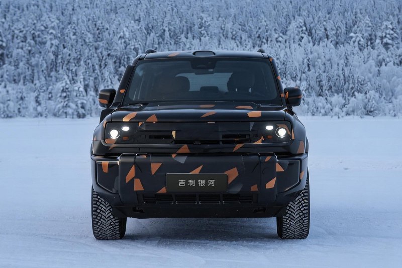 Geely показала новый брутальный кроссовер 3