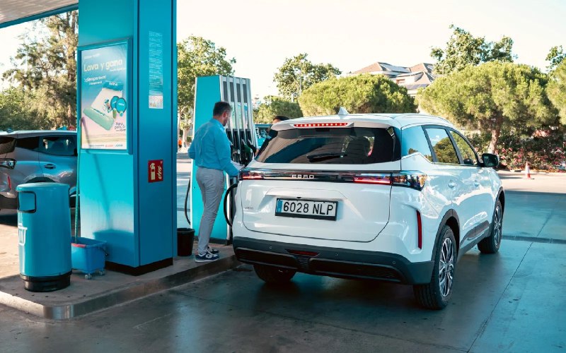 4,45 л/100 км на 224-сильном SUV? Да, это не опечатка. Иностранные коллеги устро