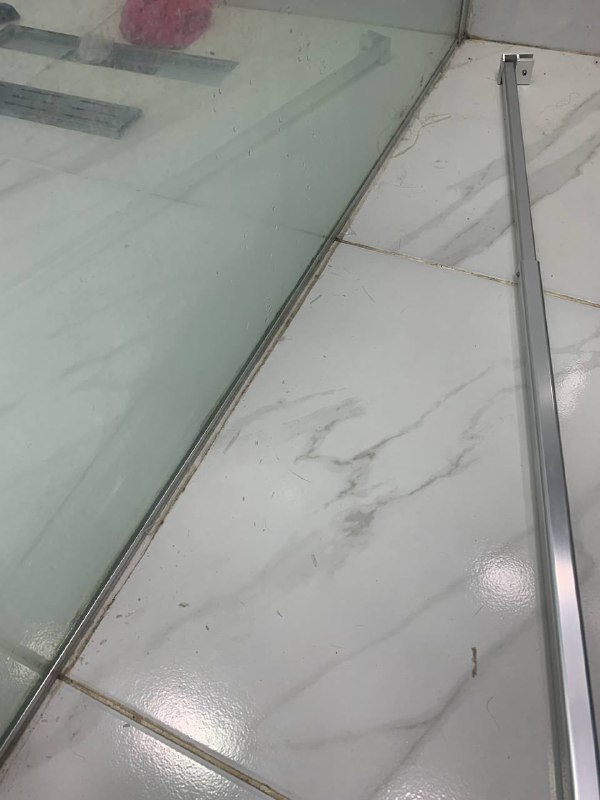 Продается стекло для душа б/у 8 мм 100*190 цена 150 лари — фото 1