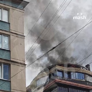 На мансарде элитного ЖК в Питере горит помещение площадью 40 квадратных метров. На месте работают 32 спасателя и 8 единиц техники.Квартиры в ЖК "Империал" стоят около 90 млн рублей.❗ Не грузятся фото и видео? Читайте нас в MAX