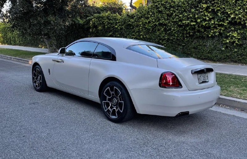 Rolls-Royce Wraith получил экстравагантный тюнинг 3