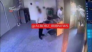 🎦 תקיפה קרקע מדממת עם סכין על השומרים של בית החולים האזרחי קראג'&33;