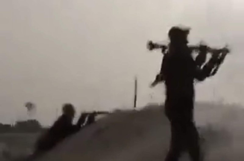 מבזק: עשרות חיילים תימנים נהרגו לאחר החות'ים שיגרו מתקפת טילים במרכז תימן