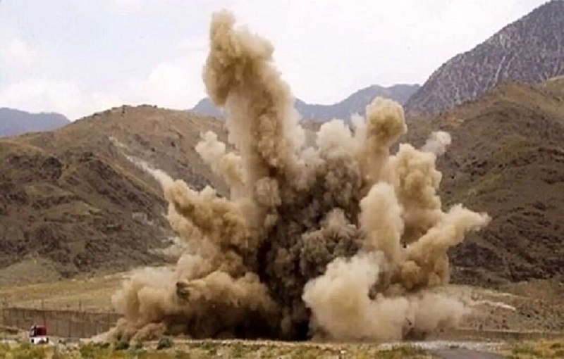 The explosion of the munitions left over from the war that was dropped in Delhi injured three members of the same family