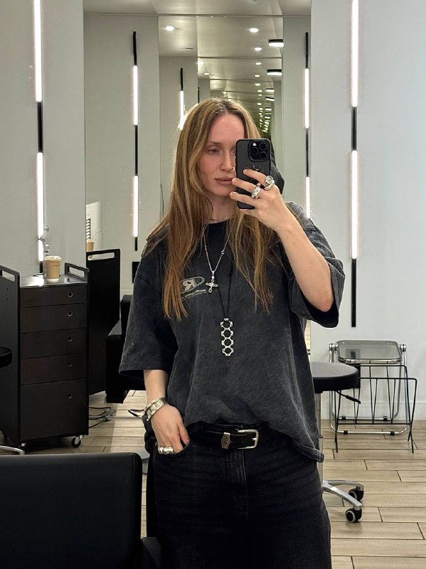 РАСПИСАНИЕ СТРИЖЕК Дорогие клиенты, у меня для вас приятная новость — я открыла запись в Yclience 🙌🏻С 31 октября по 29 января Можно выбрать удобное время на стрижку, укладку или обновить чёлкуБуду рада видеть всех — и тех, кто со мной давно, и тех, кто только собирается познакомиться! Записаться можно по ссылке: 