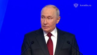 Путин приехал на съезд «ЕР» и рассказал, что партия «никогда не давала пустых обещаний». Медведев вслед заявил, что уехавшим «мерзавцам» «нет прощения»Владимир Путин второй раз за месяц приехал на съезд партии «Единая Россия» и вновь посвятил свое выступле