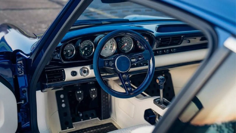 На аукционе редчайший Porsche 911 от Singer продают ДОРОЖЕ нового Bugatti Chiron — за безумные $3,72 3