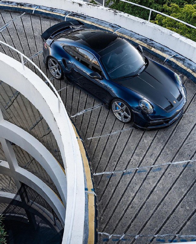 Porsche 992 Turbo S 10