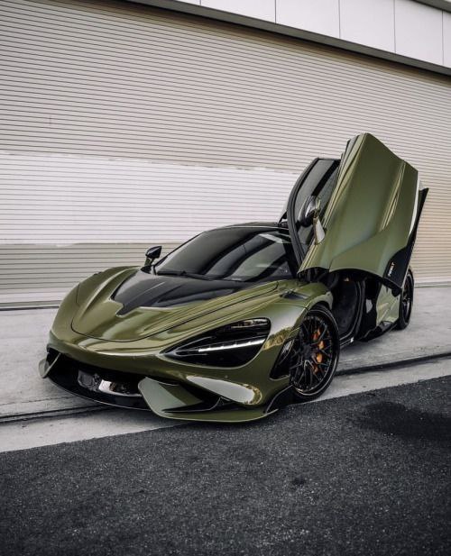 Суверенный фонд Бахрейна стал владельцем McLarenБританский производситель суперк