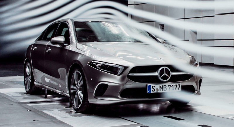 Mercedes прощается с классическим A-классом

Merce...