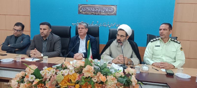 اسلام آبادخبر: اسلام‌آبادغرب؛ شهری که در روزهای اربعین با عطر خدمت جان گرفت🔹اسلام‌آبادغرب در ایام اربعین صحنه‌ای از همدلی و خدمت بی‌وقف