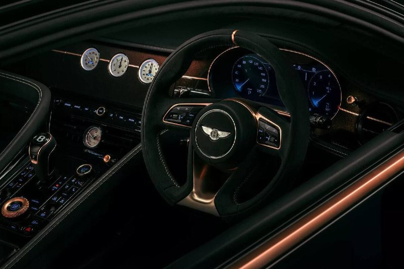 Bentley показала роскошное купе Mulliner Batur 3
