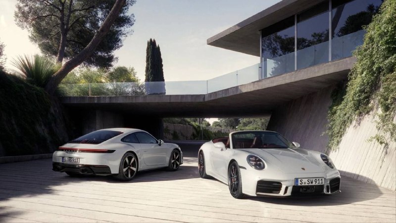 Porsche выкатила обновлённый 911 Carrera S: легендарный спорткар стал ещё круче.