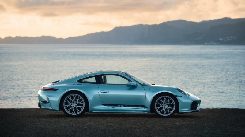 Porsche показал специальную версию 911 Carrera под названием Formosa с эксклюзивным оформлением. 2