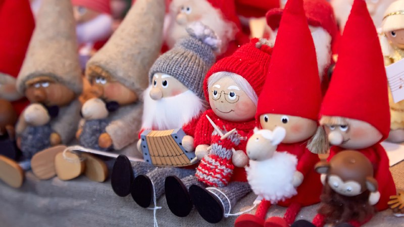 Tiny hats, big spiritsHandmade gnomes at a Christmas market (© Veronika Seppanen/Shutterstock)