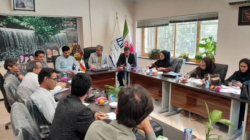 دانشگاه علوم پزشکی همدان: 🔖 بررسی ظرفیت های بهداشتی شهرستان نهاوند؛ تأکید بر رفع کمبودها و الگوبرداری از نقاط قوت◀️سرپرست معاونت بهداشتی و رئیس مر